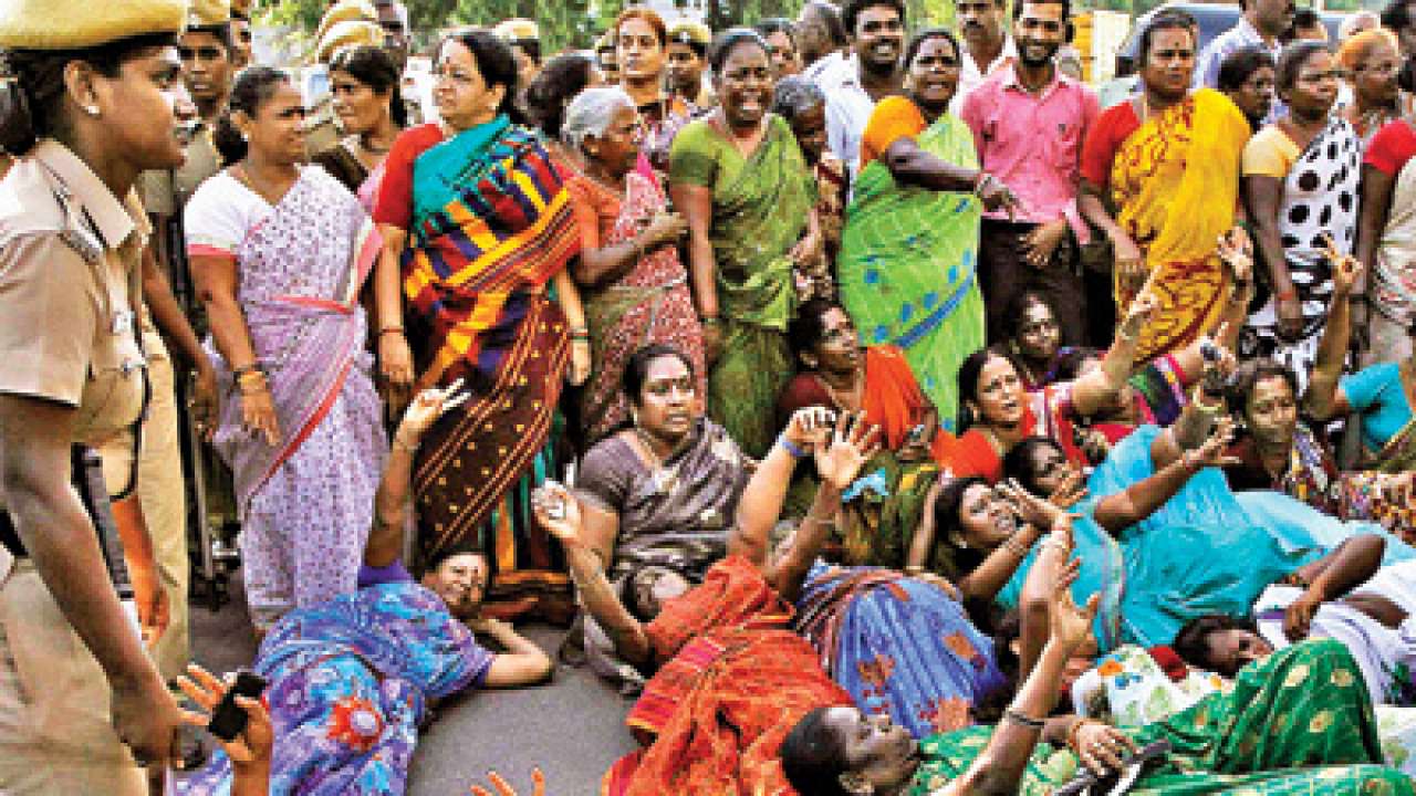 272840-amma-protestors.jpg