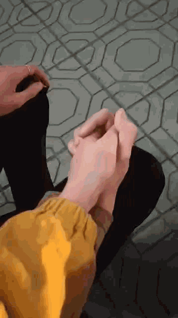 hold-hands-love.gif