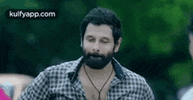 nalla-irunga-chiyaan-vikram.gif