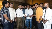 Kamal_Haasan_gifts_Apache_bike_1200x768.jpeg Kamal_Haasan_gifts_Apache_bike_1200x768.jpeg